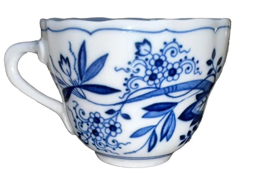 Vintage Hutschenreuther Blue Onion Tea Cup | 1950s | Bavarian Porcelain | Frostmere