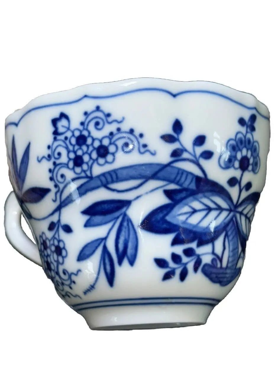 Vintage Hutschenreuther Blue Onion Tea Cup | 1950s | Bavarian Porcelain | Frostmere